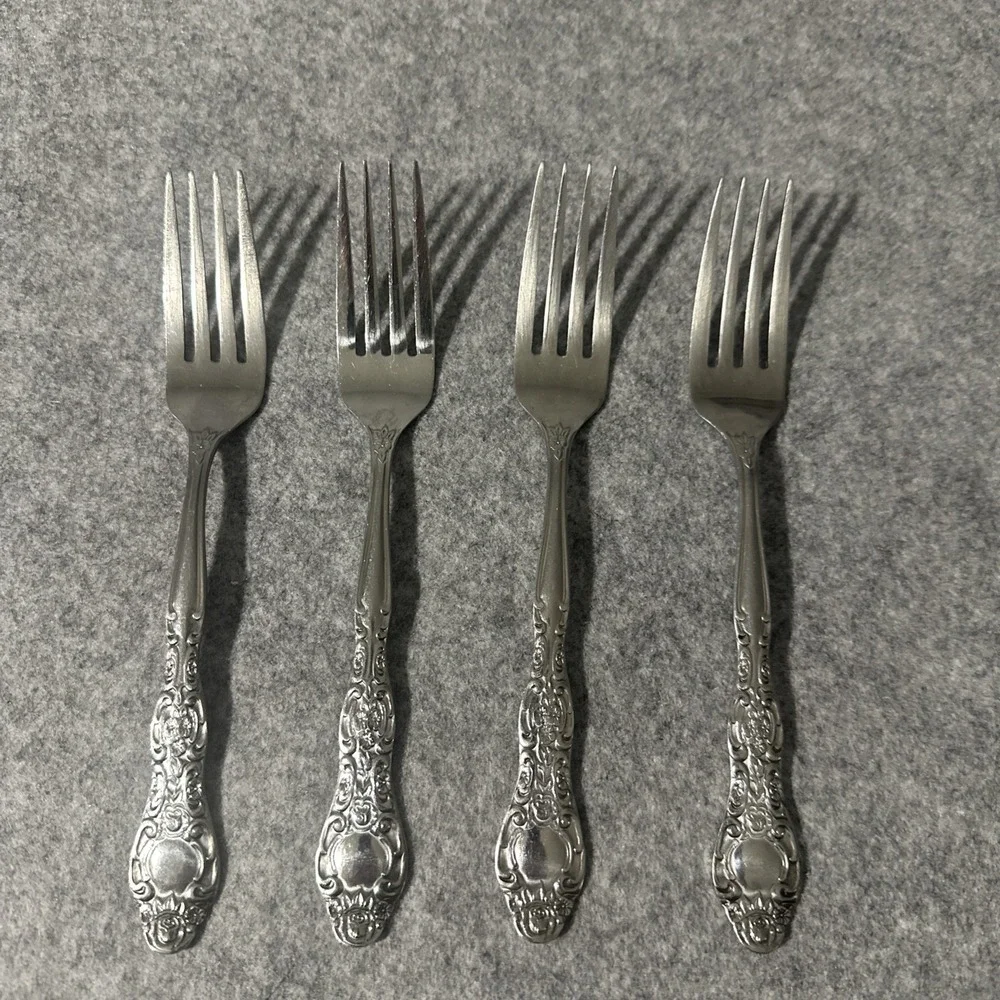 4 International Stainless VERONA Pattern Forks ‎ 7449